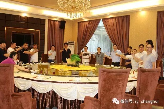 副會長彭修宏在聚豪園林午宴歡迎大家!