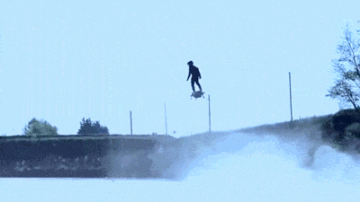 在光速進步中的科技水平進行對傳統理念的顛覆革命下,碳纖維將會像“老前輩”鋼鐵一樣得到廣泛的應用,走入千千萬萬平民百姓的家