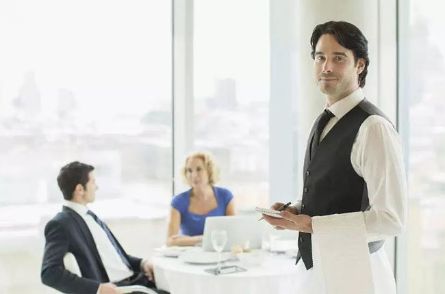 要做到優(yōu)質(zhì)的服務，得先自己心里有服務意識