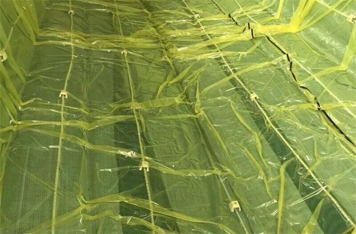 玻璃鋼漁船閉模成型工藝（真空導入）