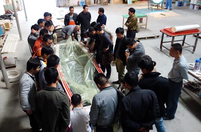 FRP真空成型（真空導入）設(shè)備機器演示