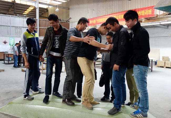 FRP真空成型（真空導入）設(shè)備機器演示