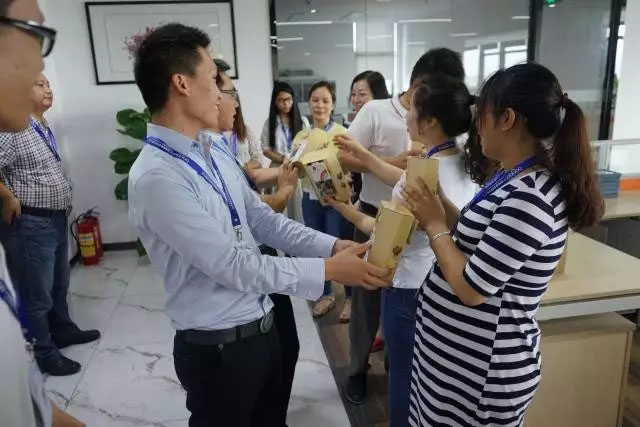 送上節日的祝福,你辛苦了